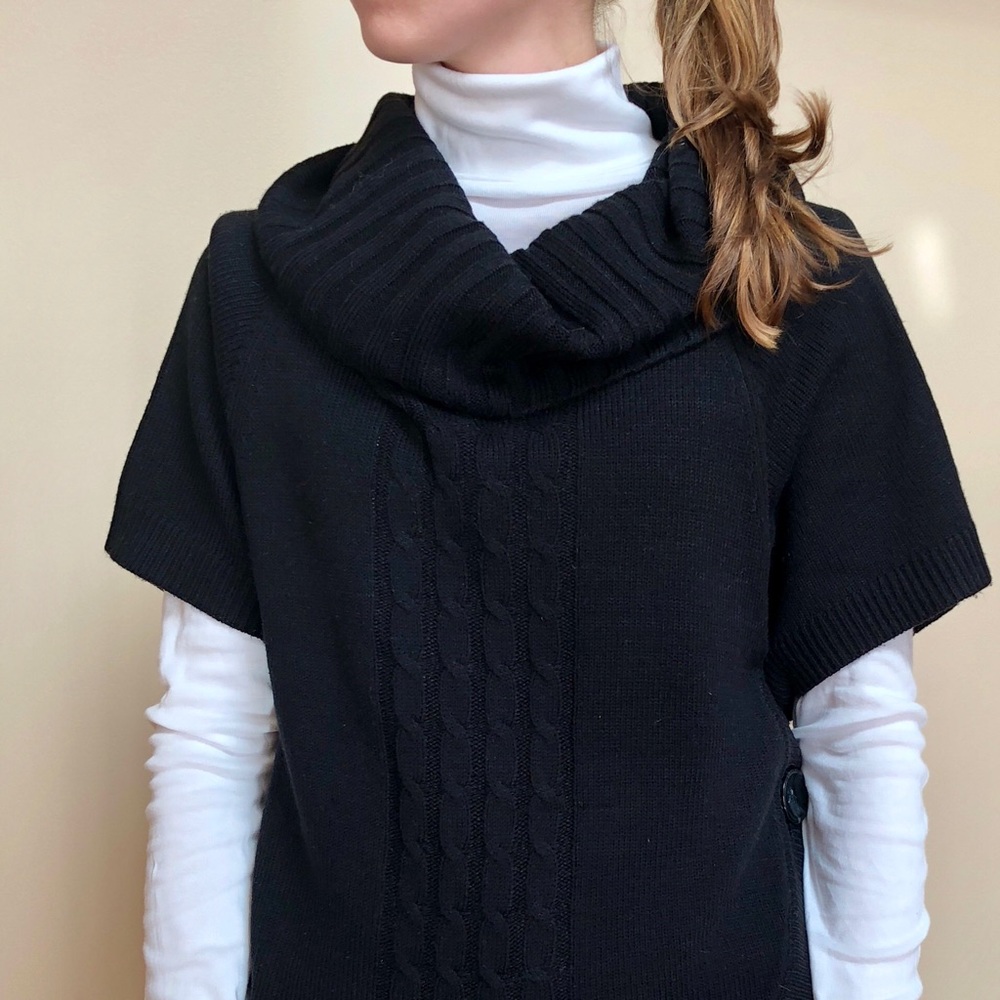 The Limited | Black cropped sweater/shrug
